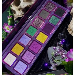 GOURMANDE GIRLS Nightshade eyeshadow palette